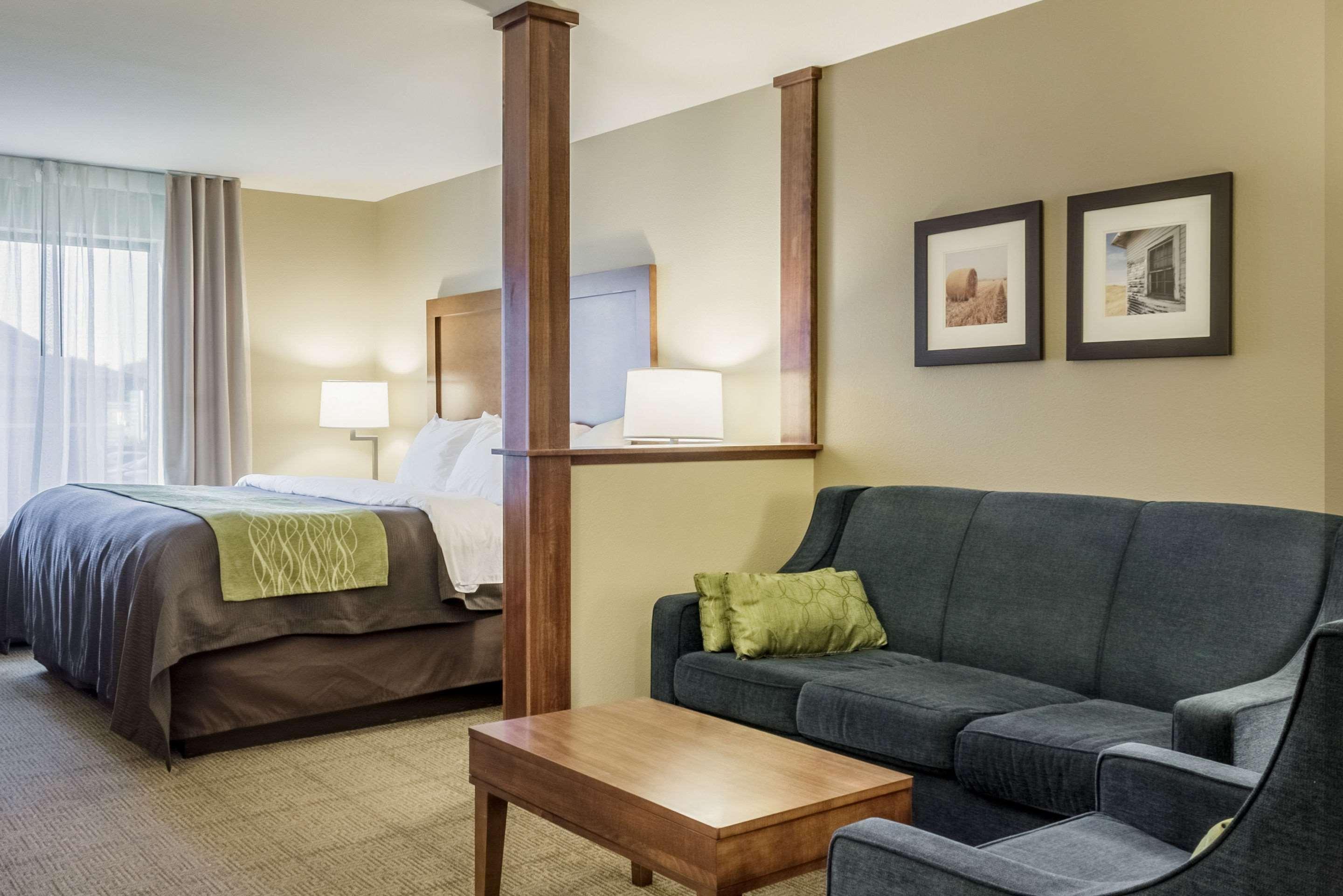 Comfort Inn & Suites Avera Southwest Сиукс Фолс Екстериор снимка
