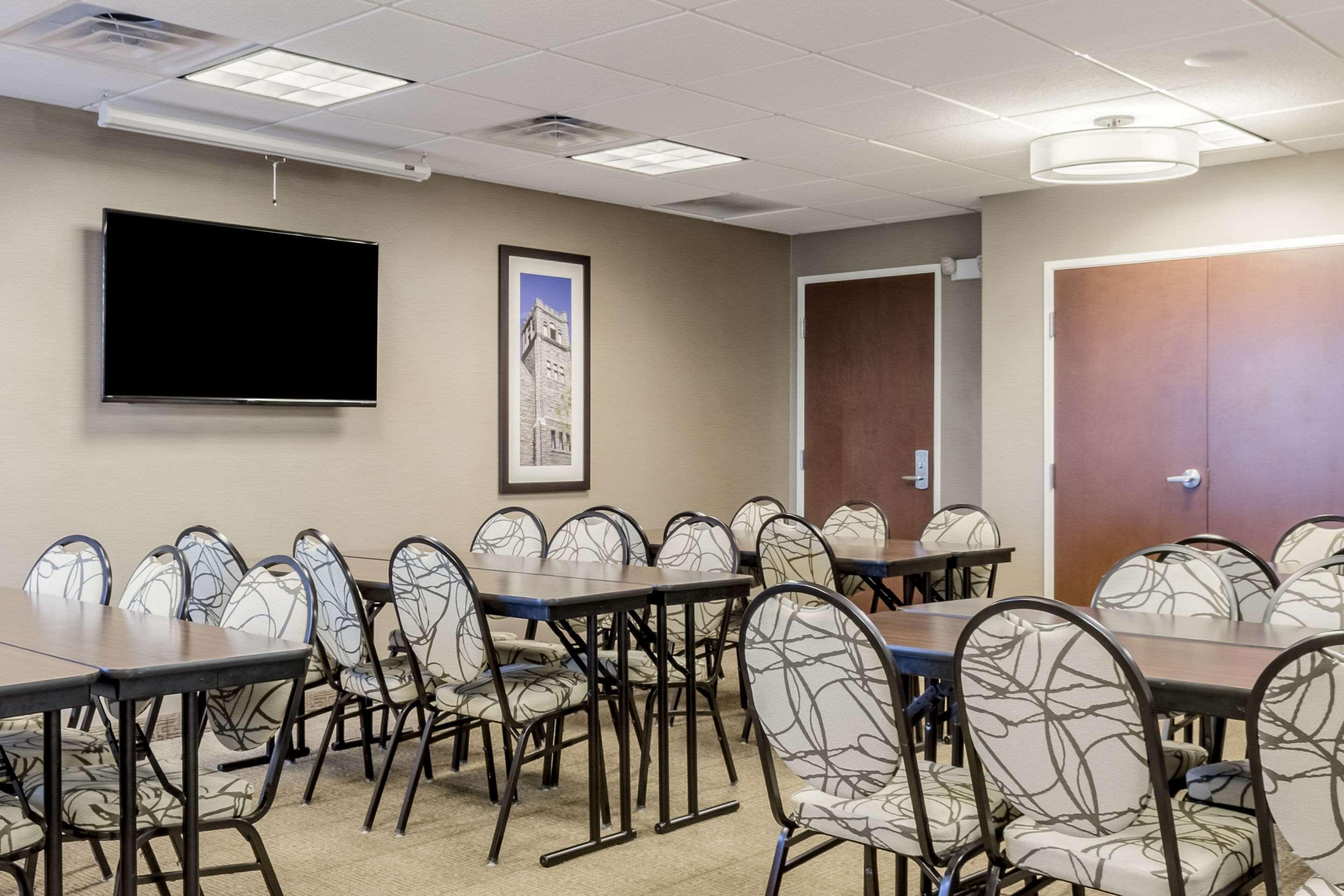 Comfort Inn & Suites Avera Southwest Сиукс Фолс Екстериор снимка