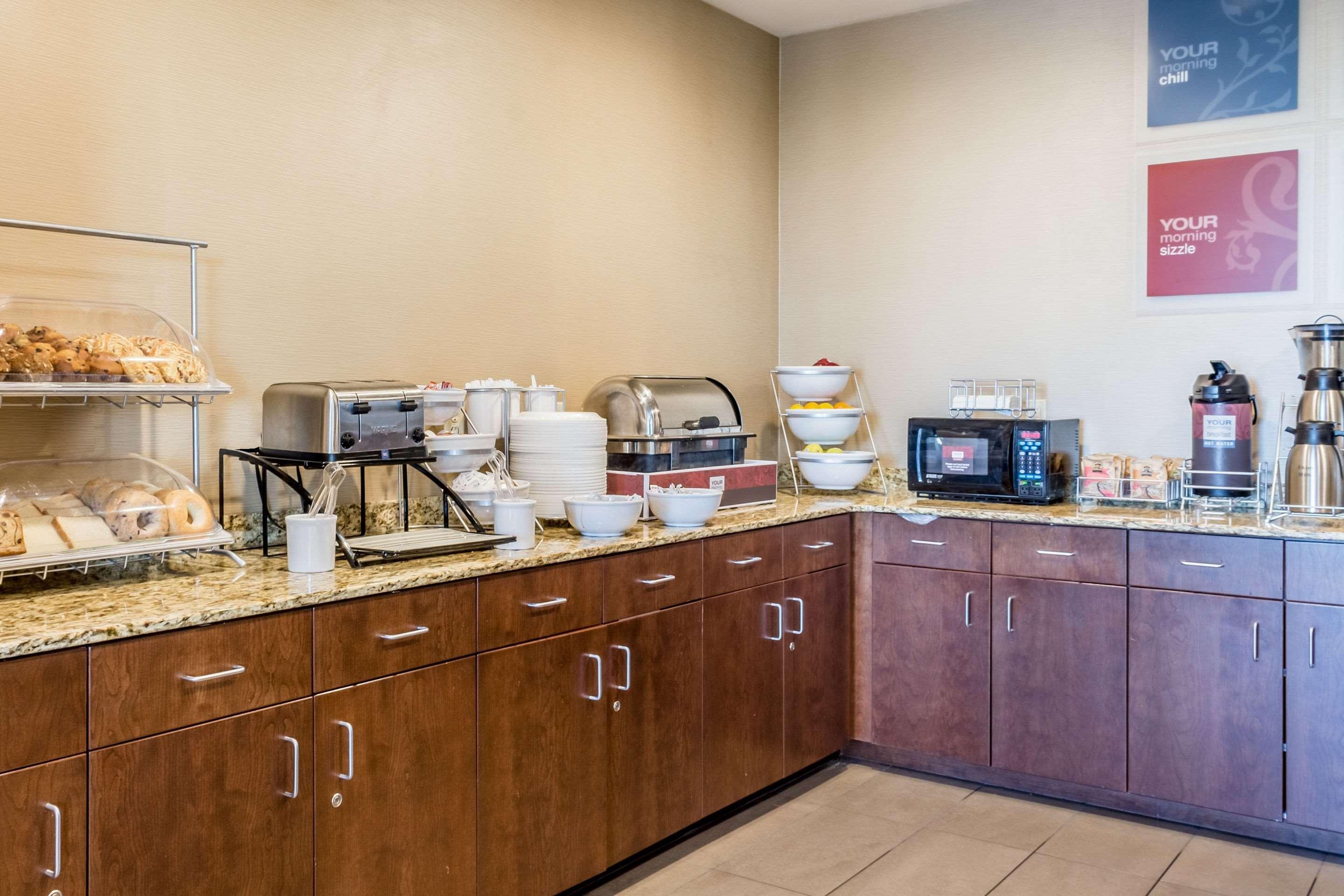 Comfort Inn & Suites Avera Southwest Сиукс Фолс Екстериор снимка