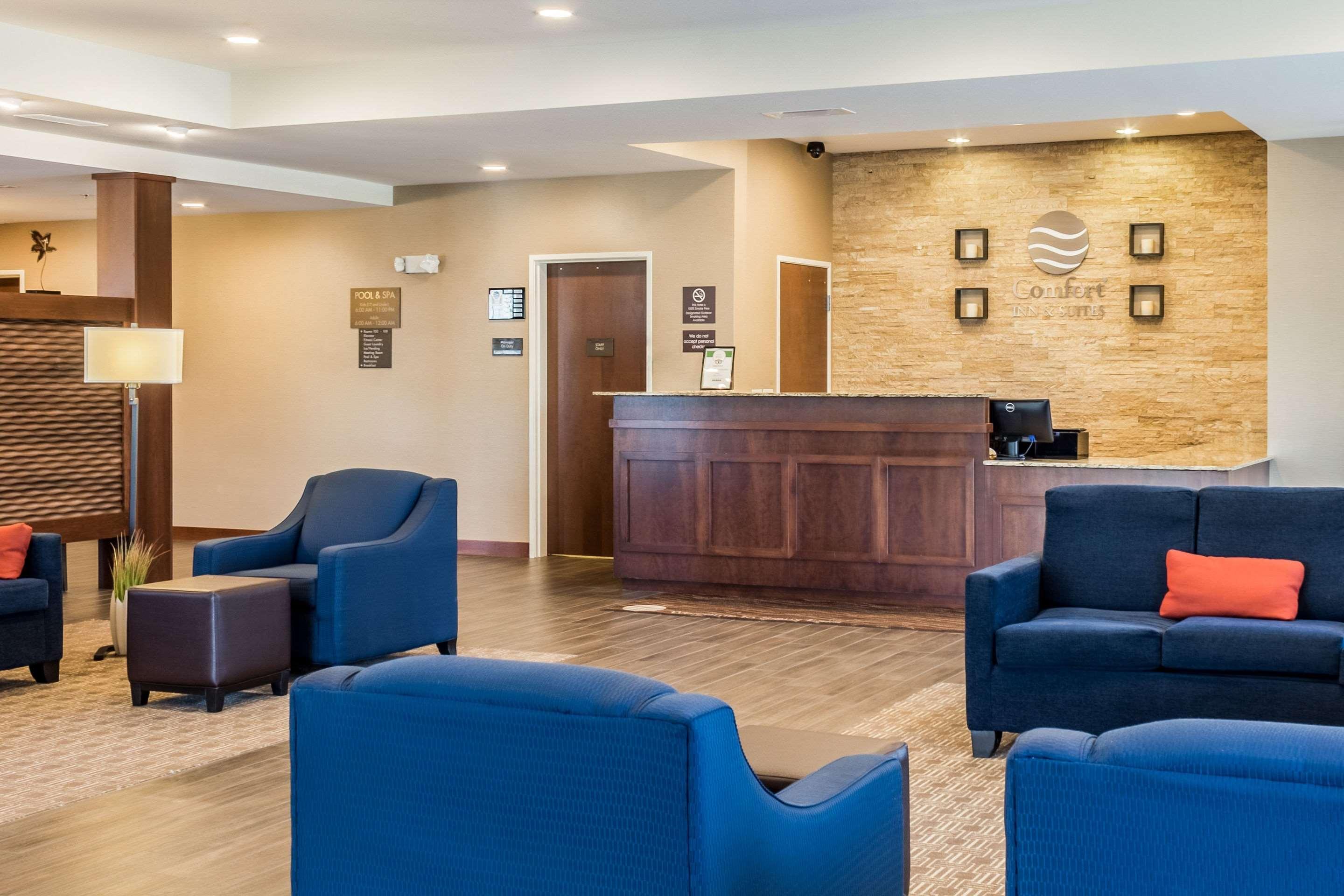 Comfort Inn & Suites Avera Southwest Сиукс Фолс Екстериор снимка