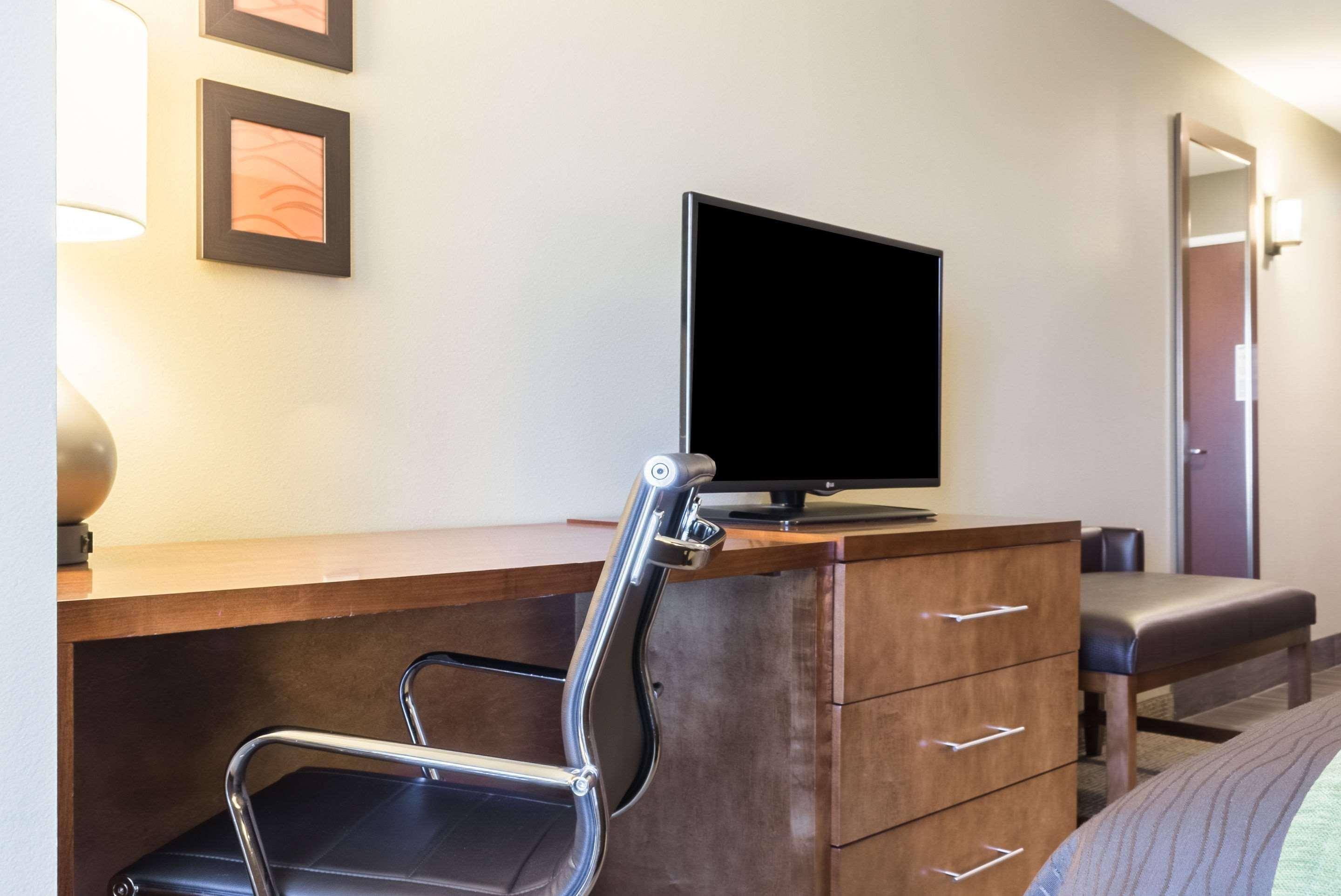 Comfort Inn & Suites Avera Southwest Сиукс Фолс Екстериор снимка