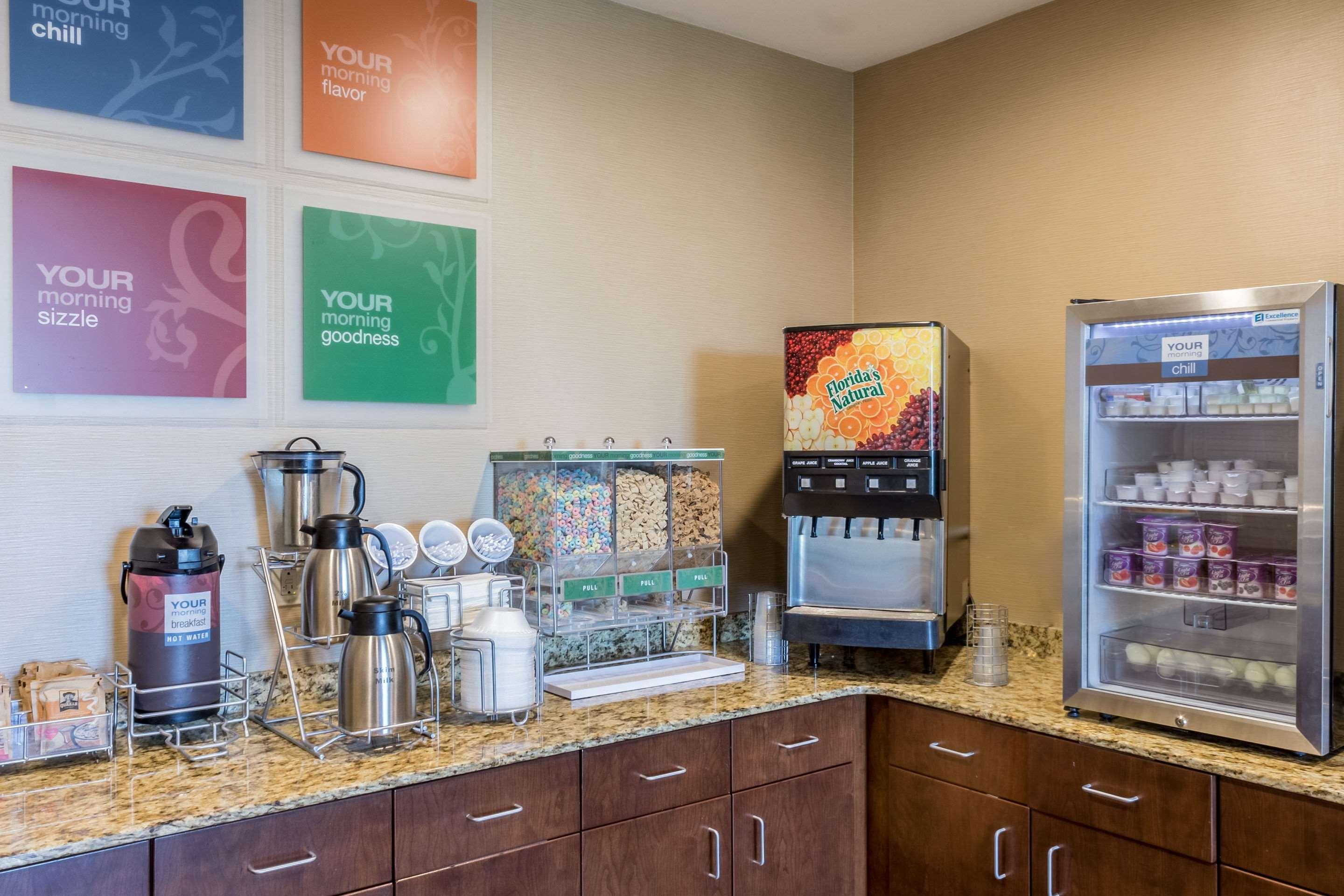 Comfort Inn & Suites Avera Southwest Сиукс Фолс Екстериор снимка