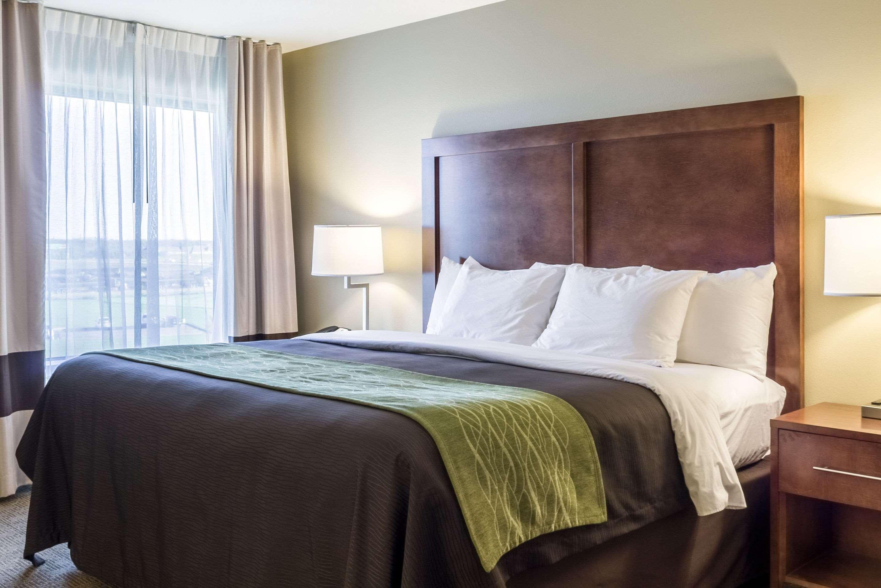 Comfort Inn & Suites Avera Southwest Сиукс Фолс Екстериор снимка