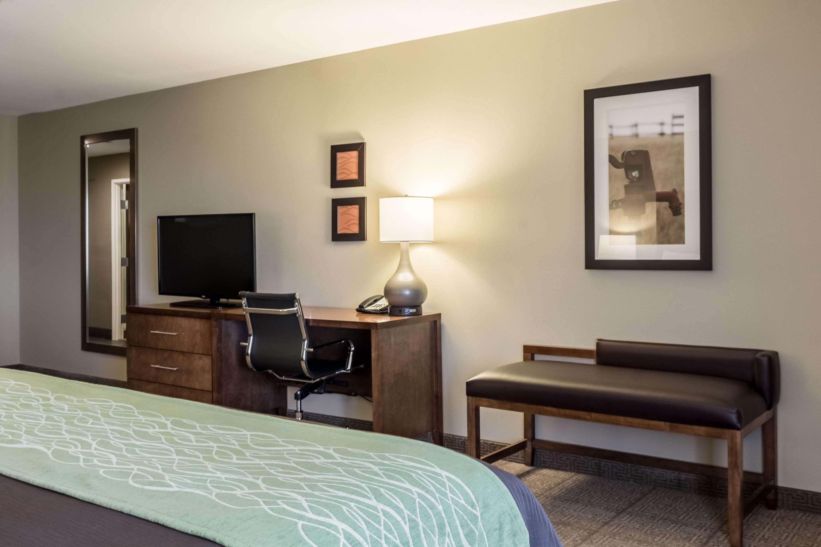 Comfort Inn & Suites Avera Southwest Сиукс Фолс Екстериор снимка