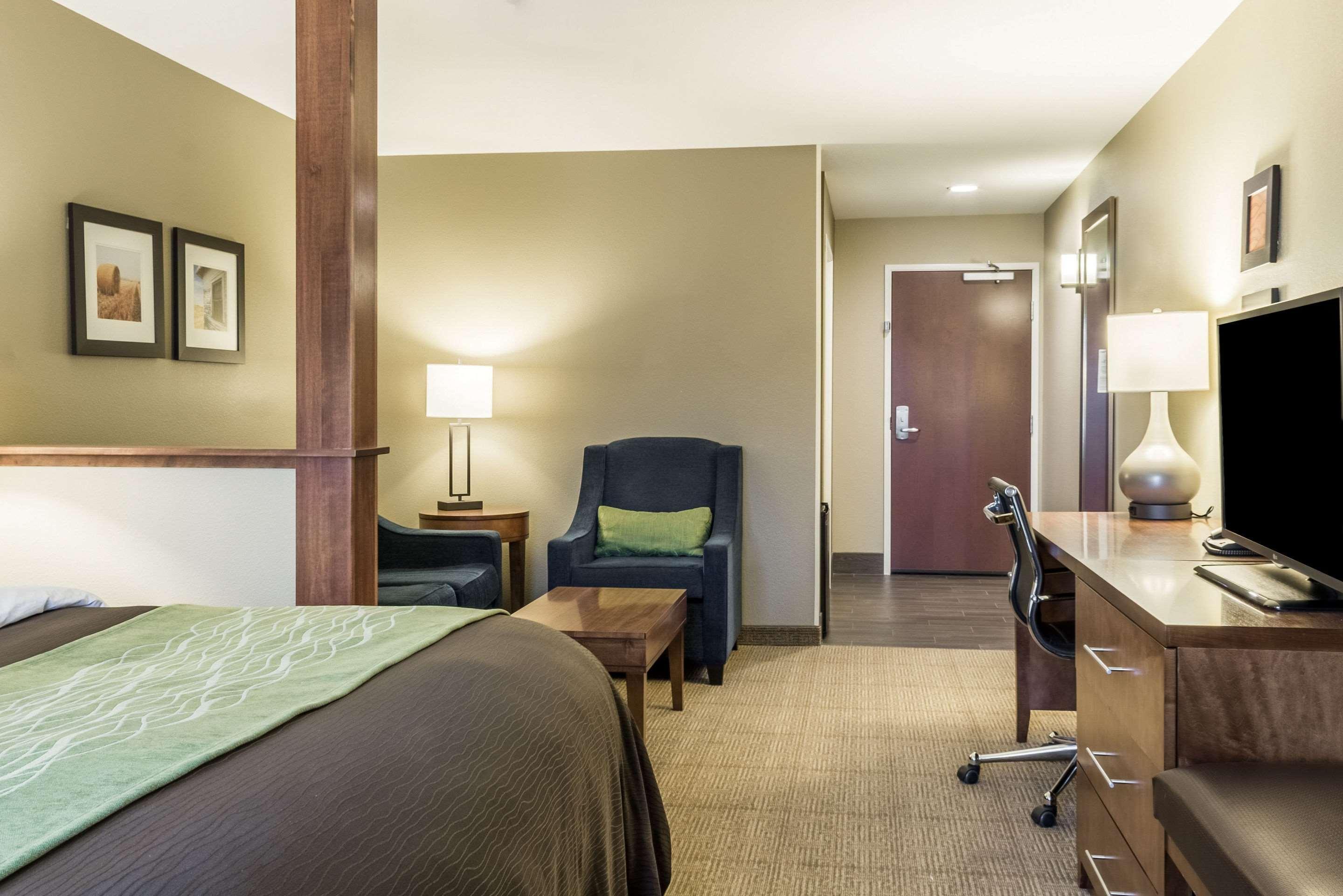 Comfort Inn & Suites Avera Southwest Сиукс Фолс Екстериор снимка