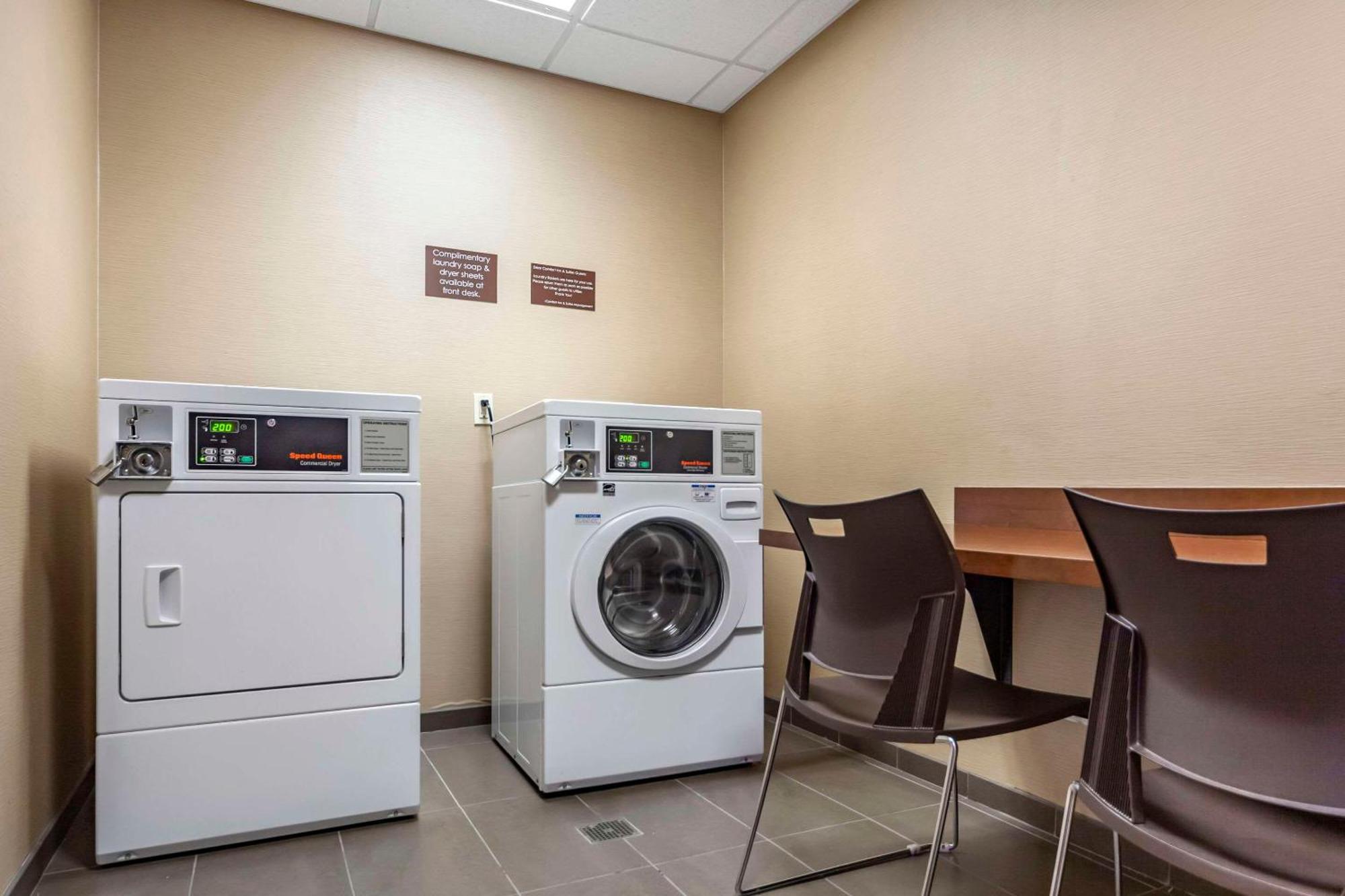 Comfort Inn & Suites Avera Southwest Сиукс Фолс Екстериор снимка