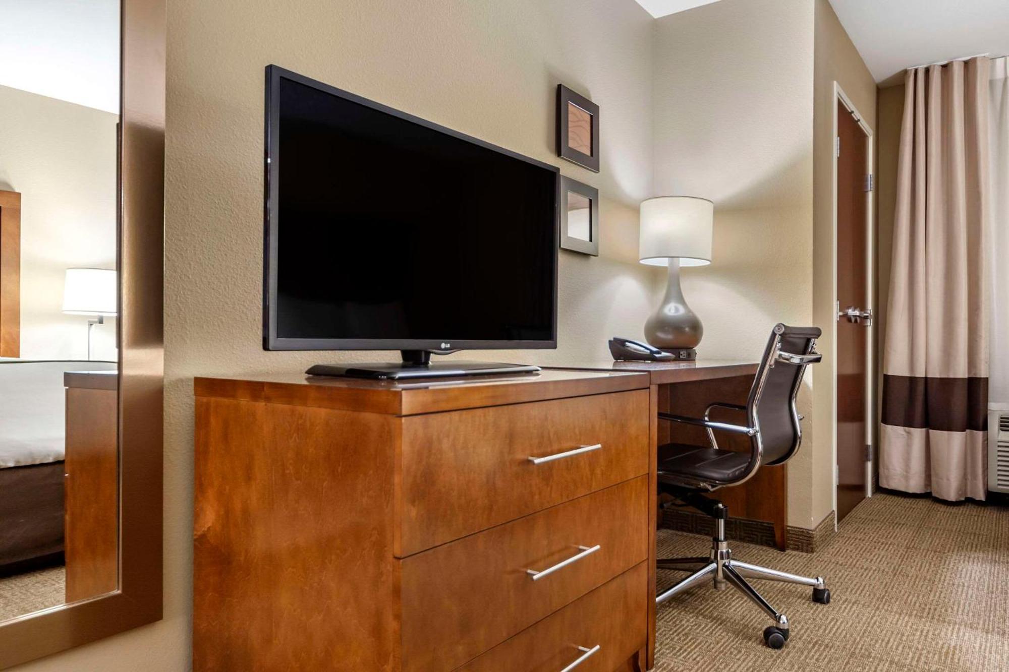 Comfort Inn & Suites Avera Southwest Сиукс Фолс Екстериор снимка