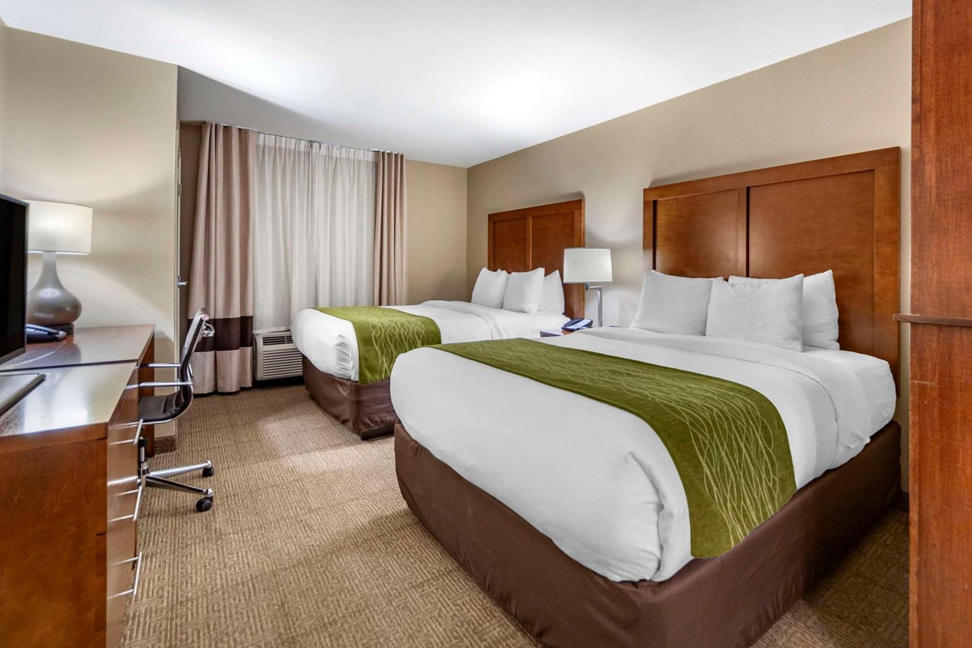 Comfort Inn & Suites Avera Southwest Сиукс Фолс Екстериор снимка