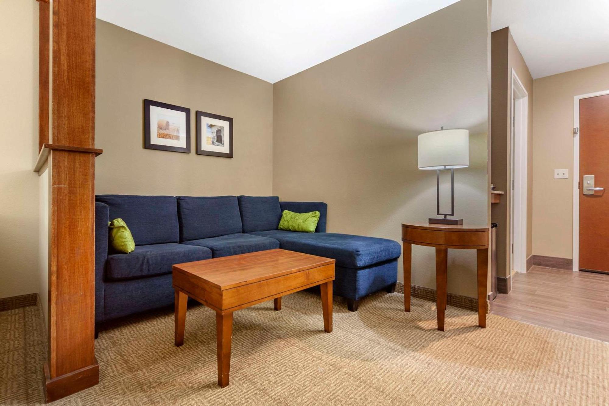 Comfort Inn & Suites Avera Southwest Сиукс Фолс Екстериор снимка