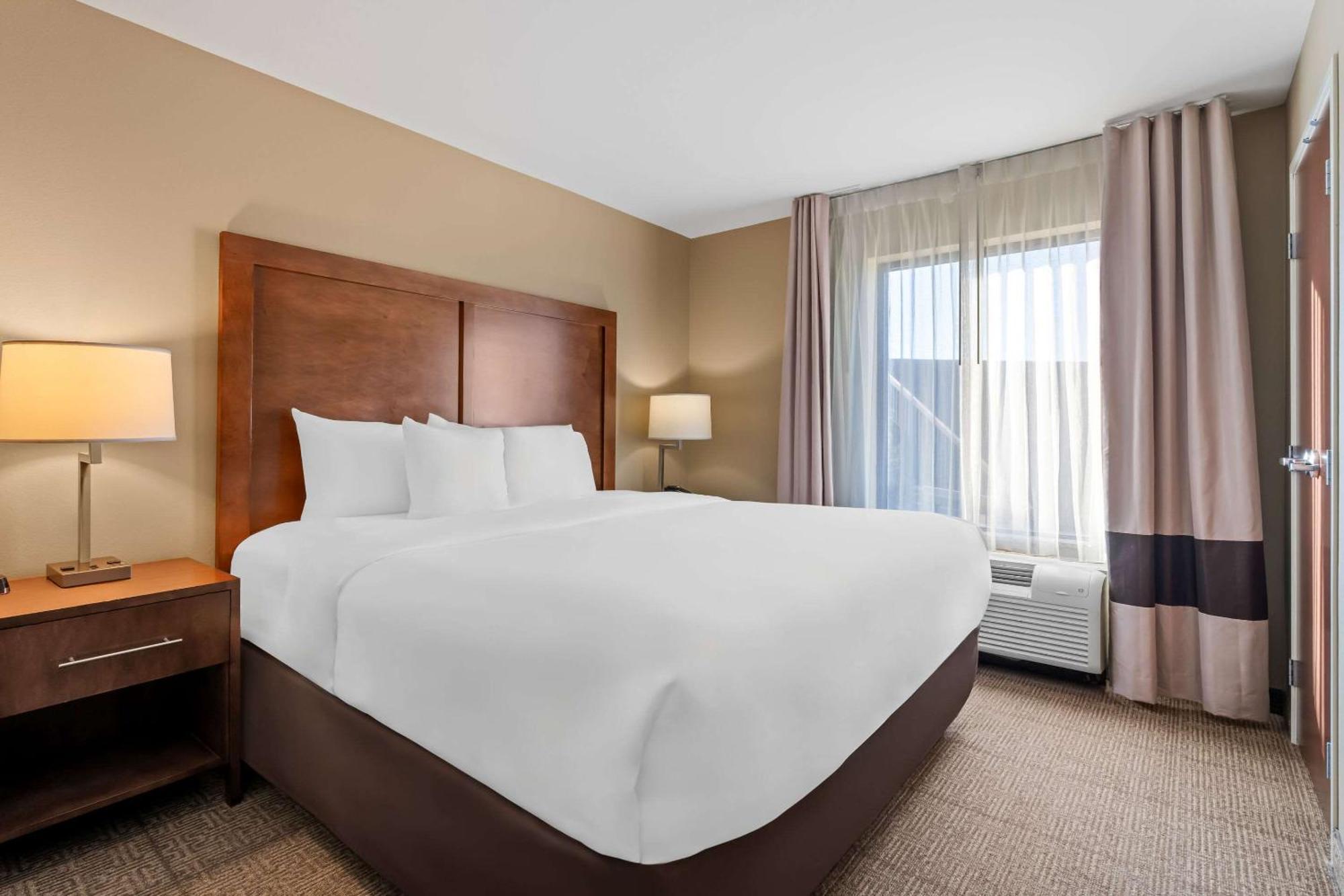 Comfort Inn & Suites Avera Southwest Сиукс Фолс Екстериор снимка