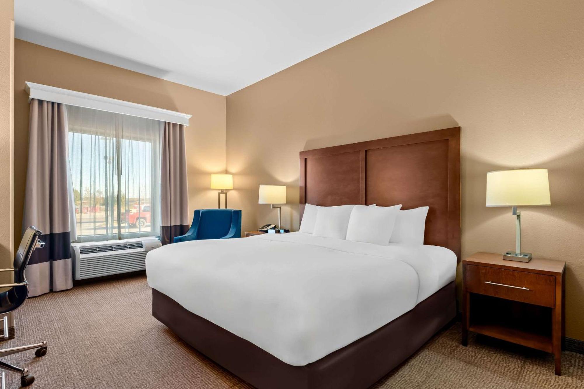 Comfort Inn & Suites Avera Southwest Сиукс Фолс Екстериор снимка