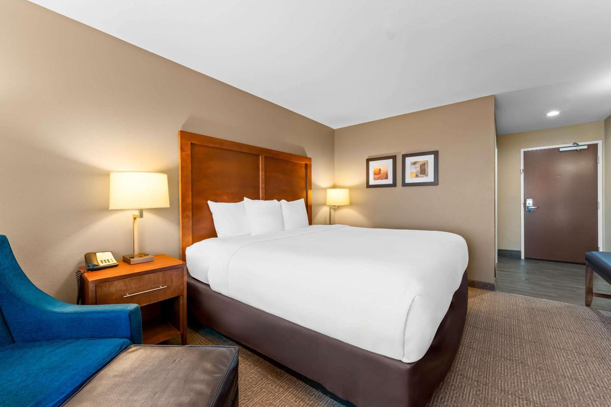 Comfort Inn & Suites Avera Southwest Сиукс Фолс Екстериор снимка