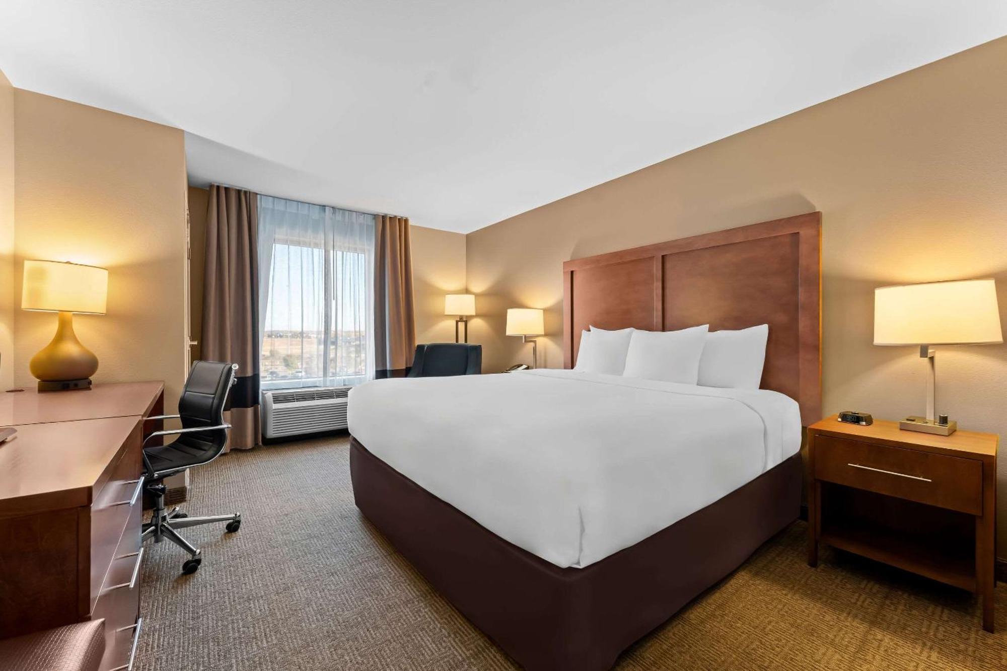 Comfort Inn & Suites Avera Southwest Сиукс Фолс Екстериор снимка